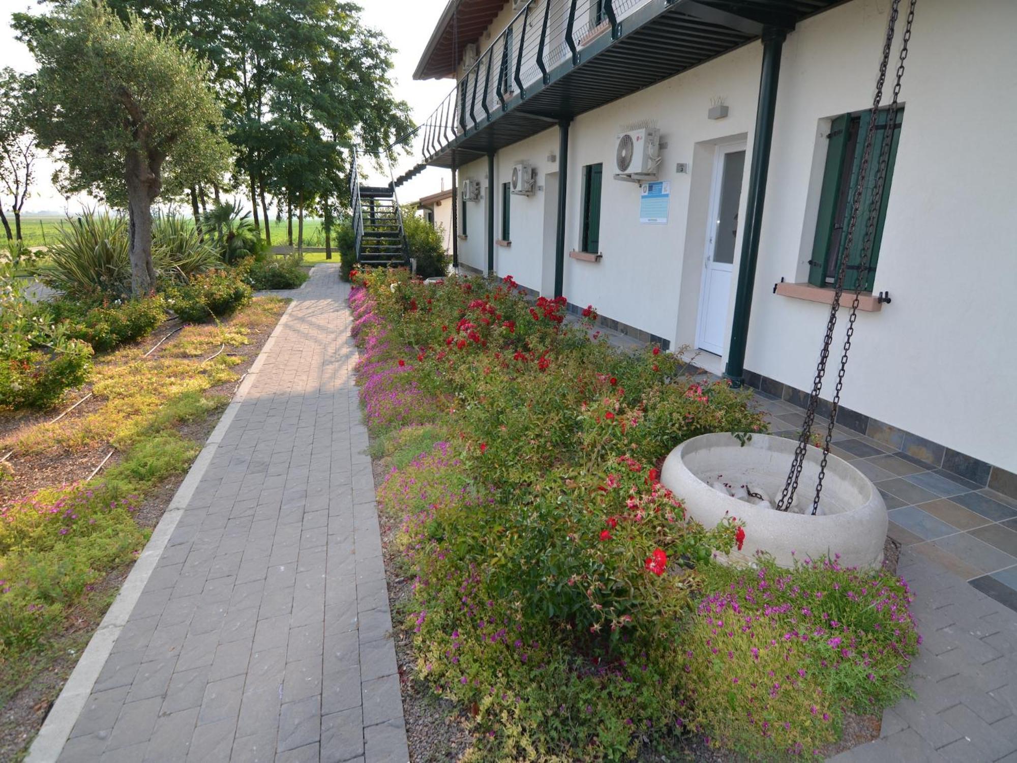Characteristic Apartment In Codigoro With Pool エクステリア 写真